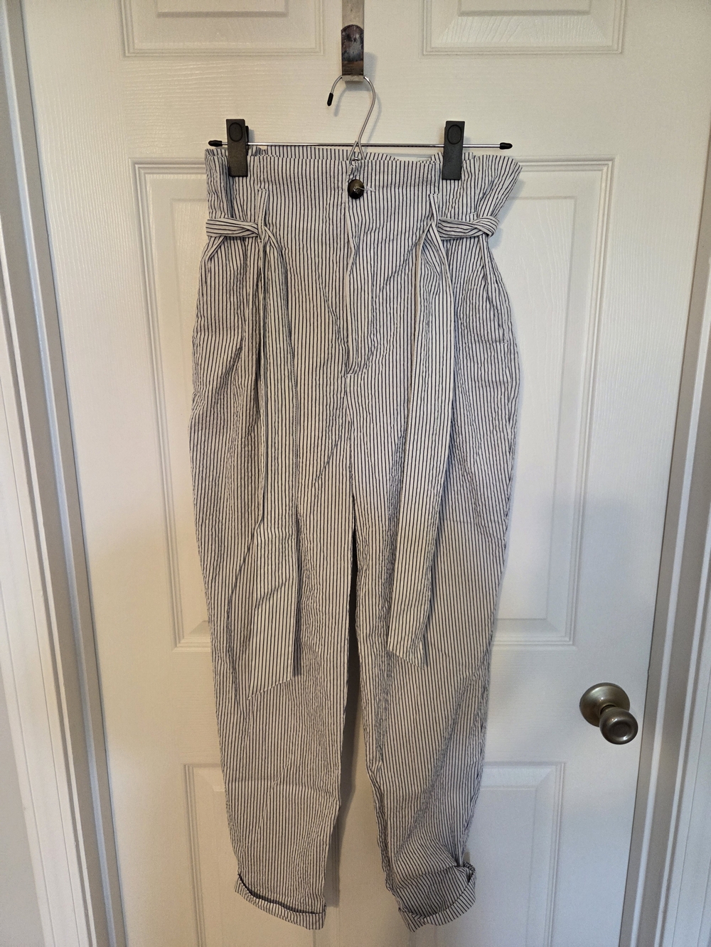 H&M White and Navy Striped Paperbag Waist Cropped Pants